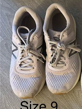 New Balance Women's Light Gray Running Sneakers